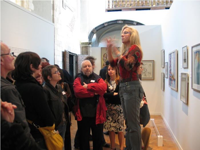 Françoise a guidé la visite pour un groupe de malentendants au Musée de lHospice Comtesse.