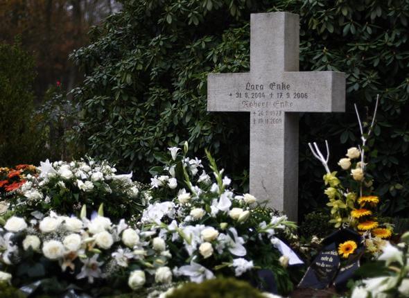 Deux ans fille sourde est décédé après une opération d&rsquo;implants cochléaires