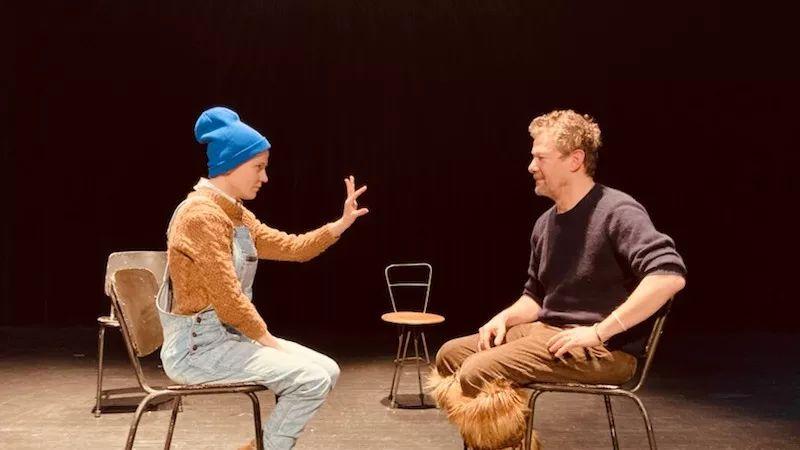 Le Village des sourds : les mots dits font les gros maux